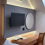 Motel M