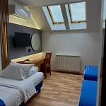 Motel M