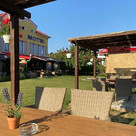 莫泰m汽车旅馆 Vlasenica