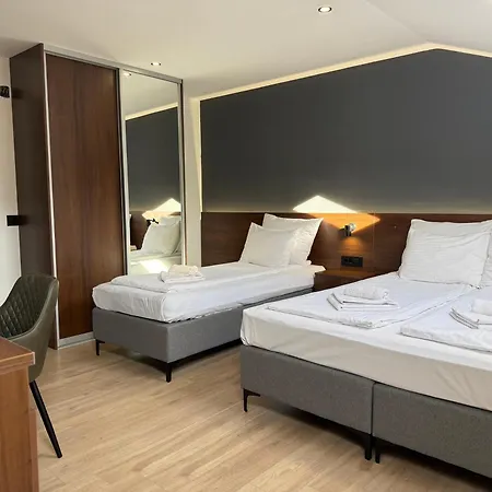 Motel M
